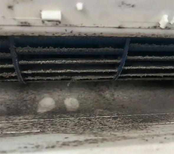 隆昌空调吹的风有股烧焦味是怎么回事